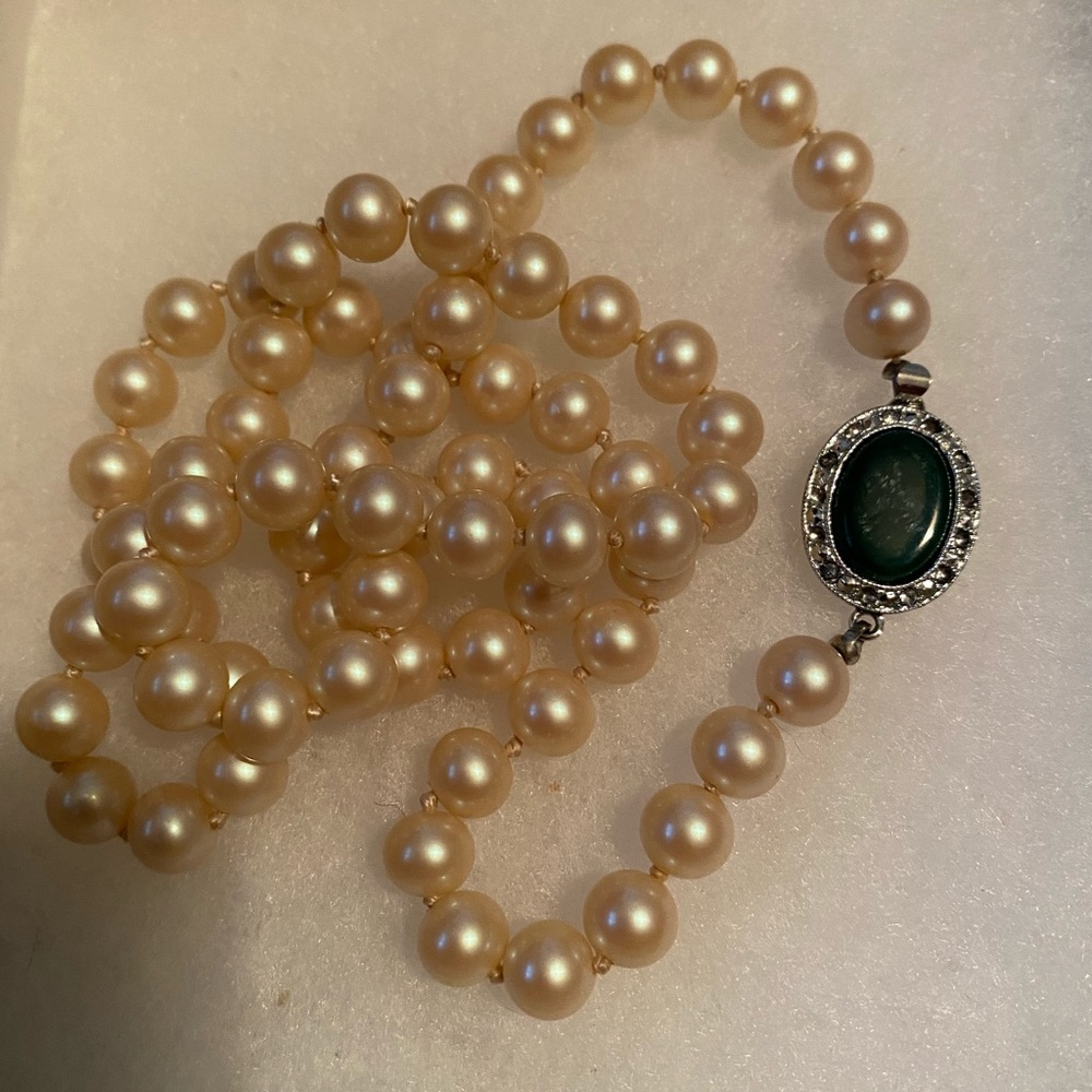 Pearl necklace